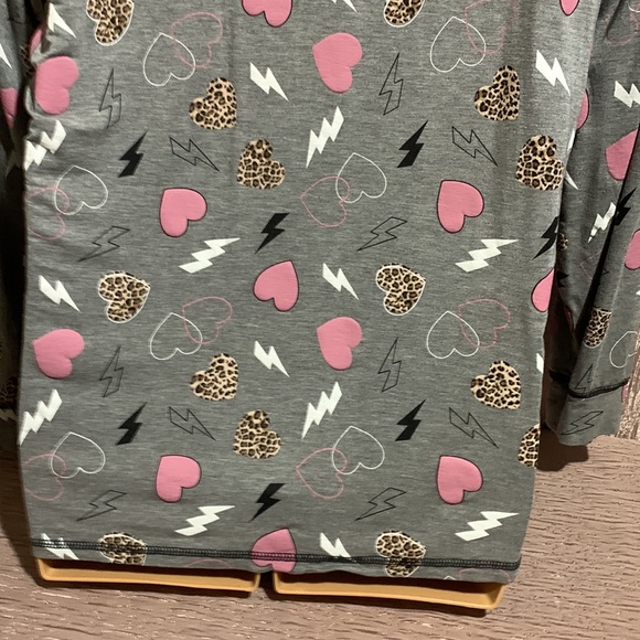 Torrid Top Sleepwear Gray Pink Hearts 2 2X 18-20🌀 - Picture 9 of 15